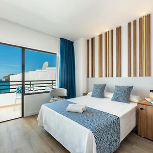 Zimmer mit Kingsize-Bett